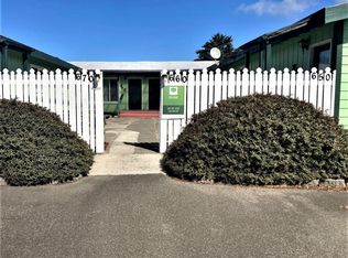 670 8th St SW, Bandon, OR 97411