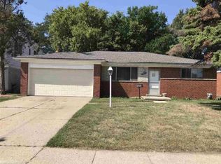 29331 Westbrook Ave, Warren, MI 48092