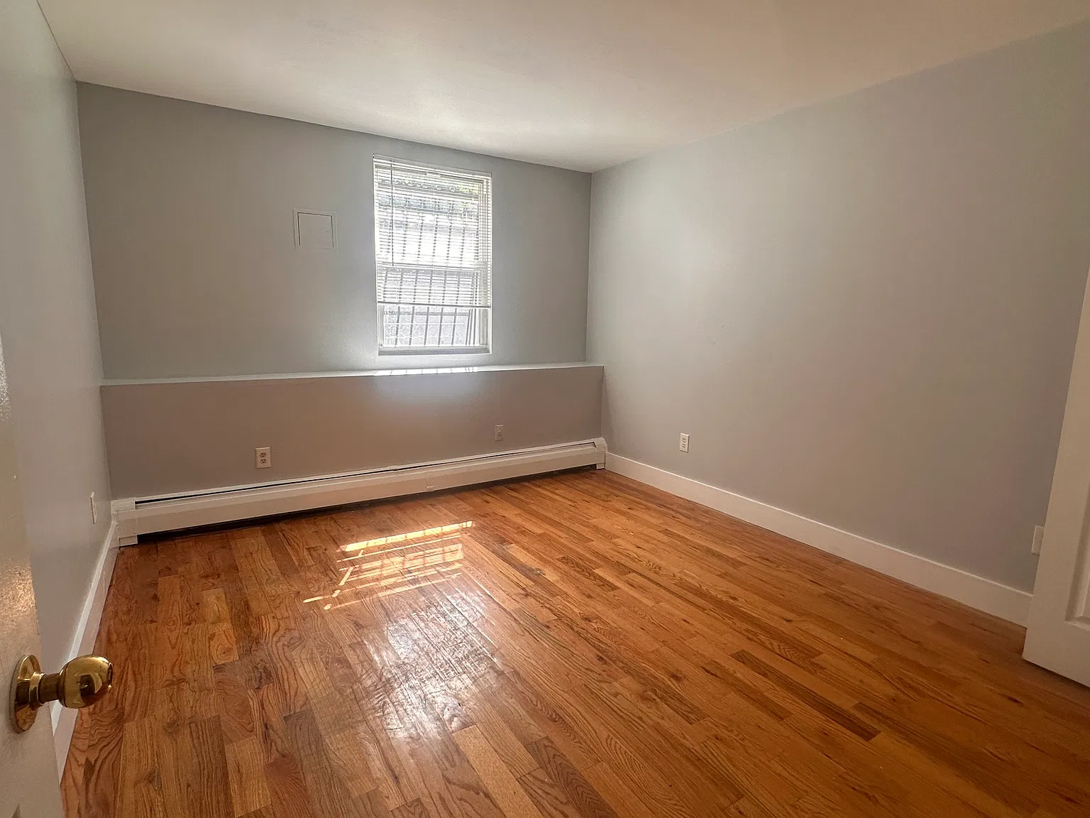 180 Madison Street — Photo 3