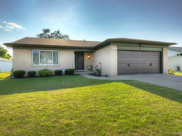 27035 Sutherland St, Southfield, MI 48076