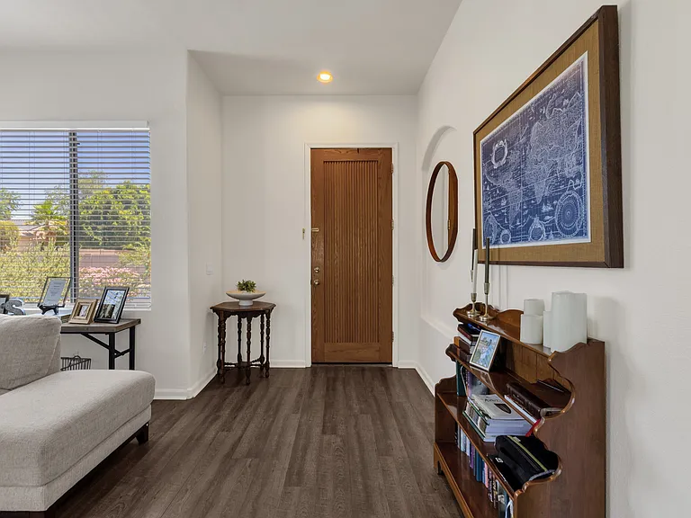W Half Moon Way — Photo 24