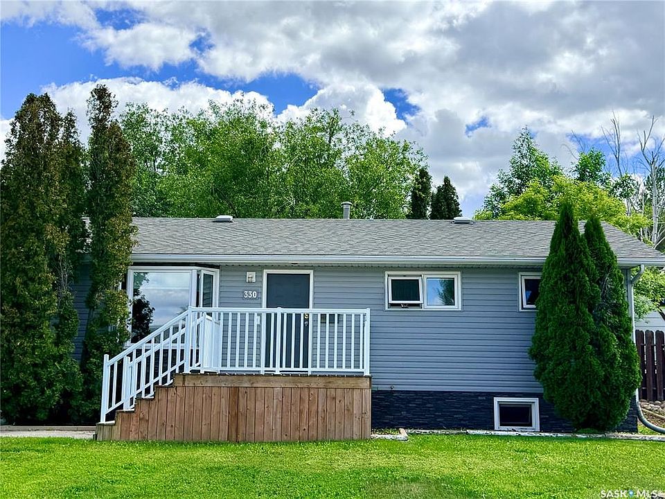 1st image of 330 Aspen DRIVE