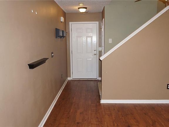 2nd image of 118 Fox Creek Dr