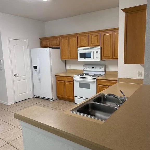 20008 Nob Oak Ave — Photo 19