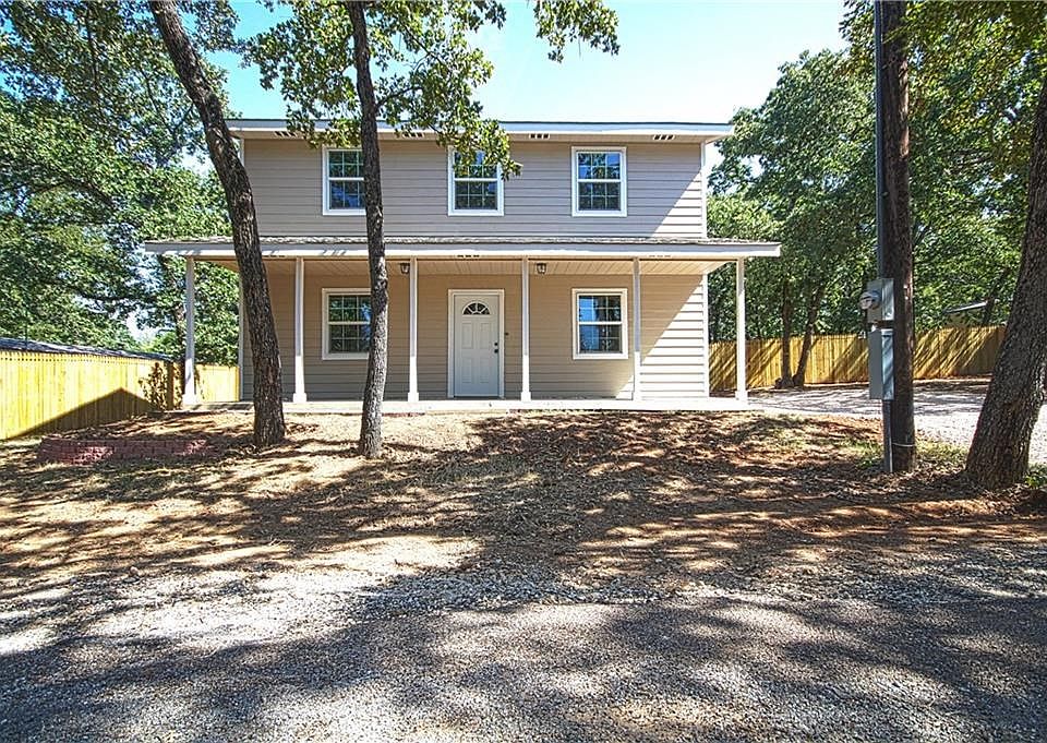1st image of 396 El Tesoro St