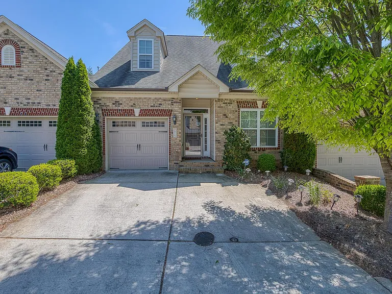 5015 Wyngate Village Dr — Photo 2