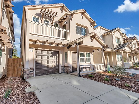 3rd image of 18 Lake House Ct
