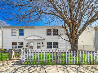 1231 Tobin Ct, Waukegan, IL