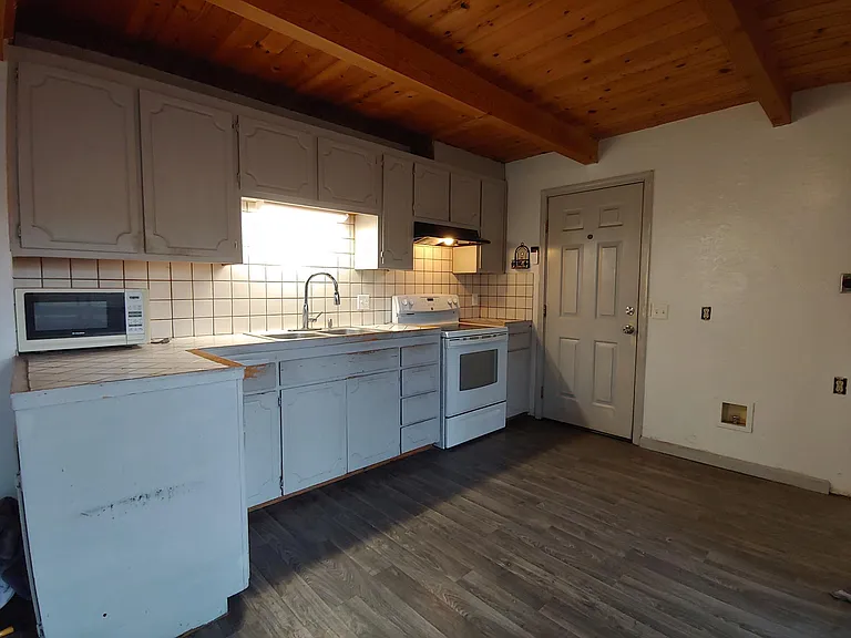 17309 Squirrel Ct — Photo 3