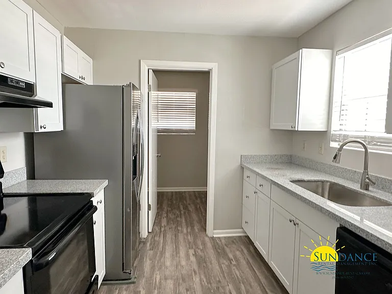 3250 Redwood Ln #B — Photo 4