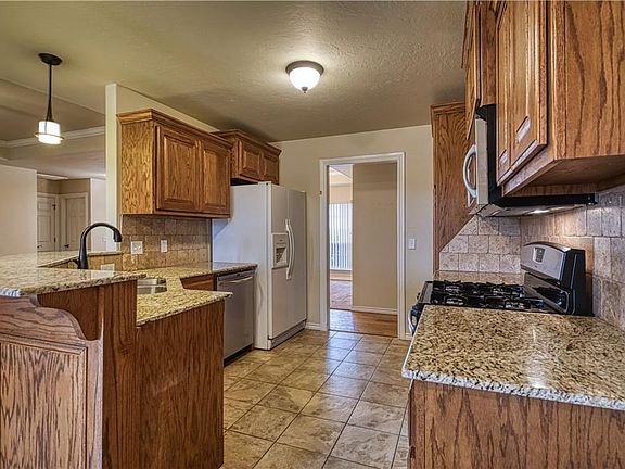 2nd image of 116 Gamble Cir