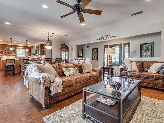 5th image of 173 Villa Park Dr