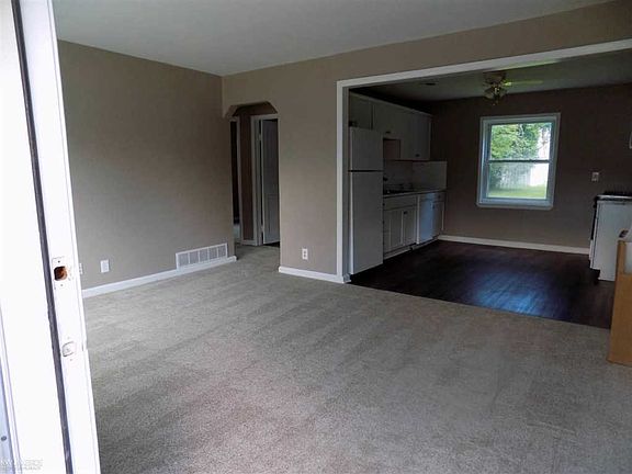 2nd image of 26294 Kathy St