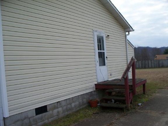 2nd image of 188 Robinson Ave