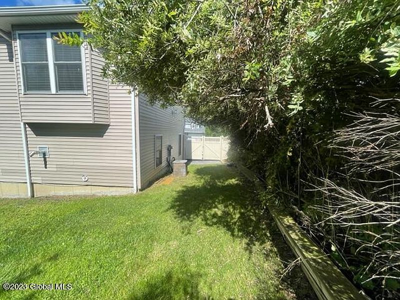 4th image of 37 Albany Street