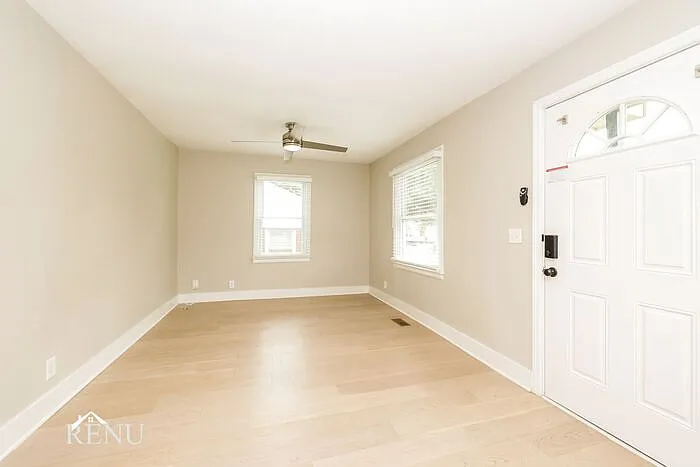 1012 Warren St — Photo 6
