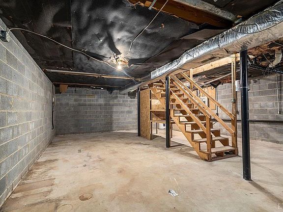 4th image of 1414 Wisecarver Rd