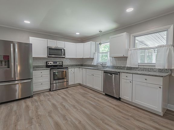 5th image of 1126 Trent Blvd