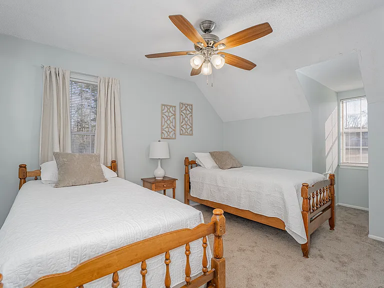 1019 Hulon Ln — Photo 10