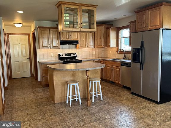 2nd image of 126 W Walnut St #L-0001