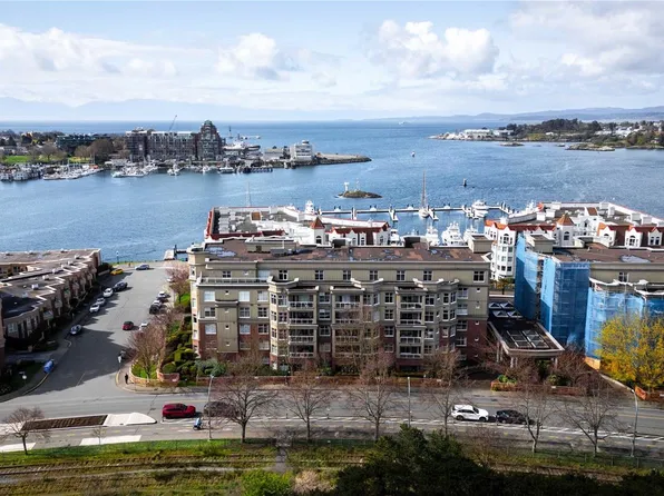 165 Kimta Rd #201, Victoria, BC V9A 7P1