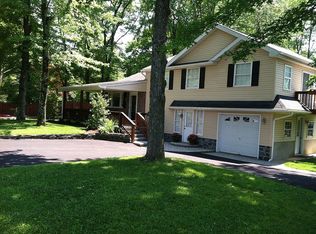 58 Schoolhouse Rd, Chalfont, PA 18914