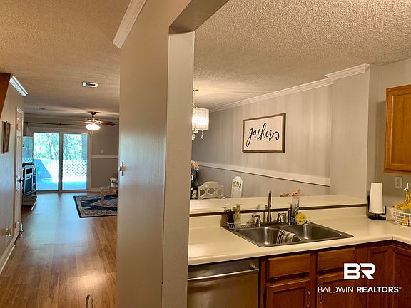 2nd image of 31 Summer Oaks Dr