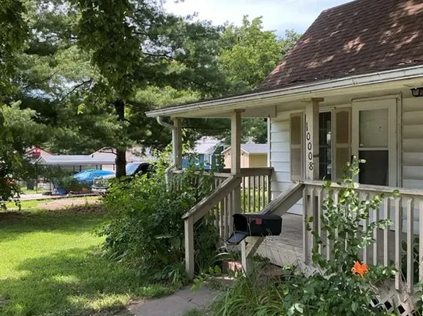 10008 E 15th St, Independence, MO 64052
