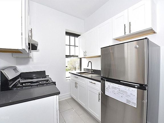 2nd image of 3420 32nd St APT 5L