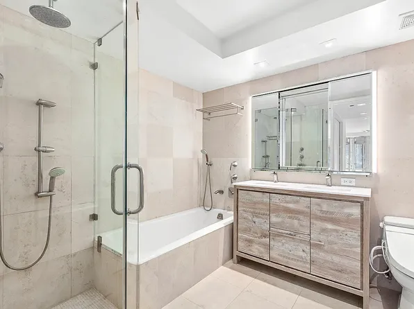 82 University Place image 13 of 17