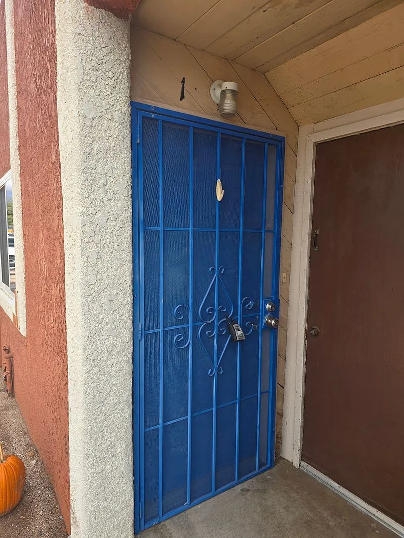 2 bed, 1.0 bath, 684 sqft, $875 — Photo 2