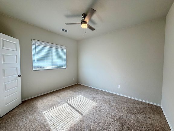 4th image of 1044 Waverly Dr