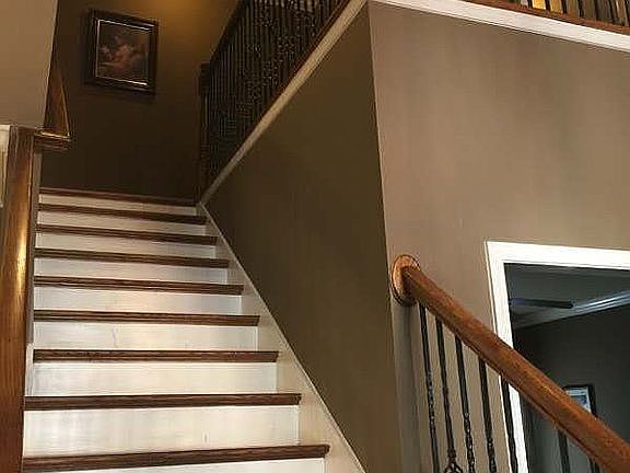 5th image of 219 Castlehill Dr