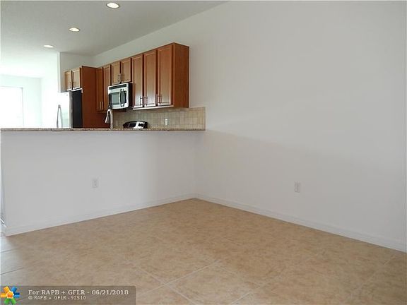 4th image of 7759 SW 52nd Pl #7759