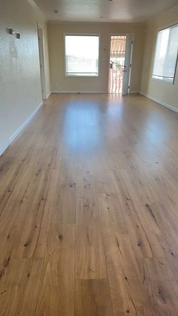 1820c — Photo 2