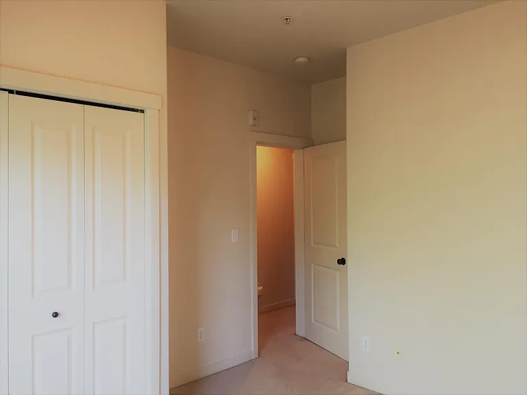 642 NW Garswood Ter — Photo 7