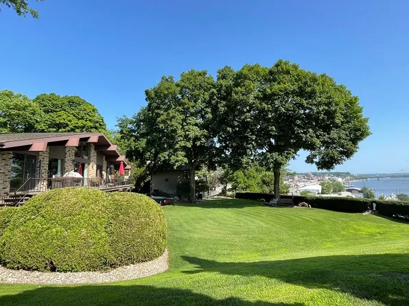 2 Sout Point, Burlington, IA 52601