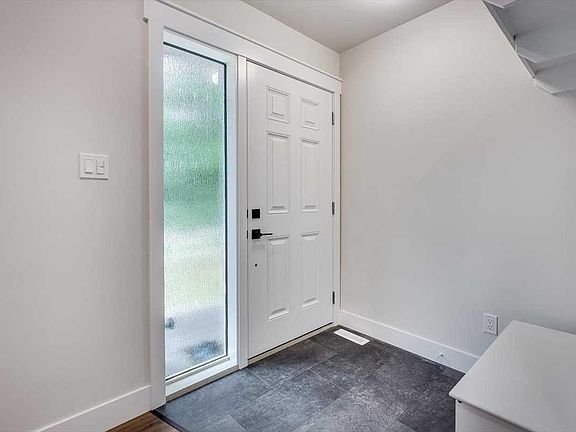 3rd image of 5305 42nd Ave