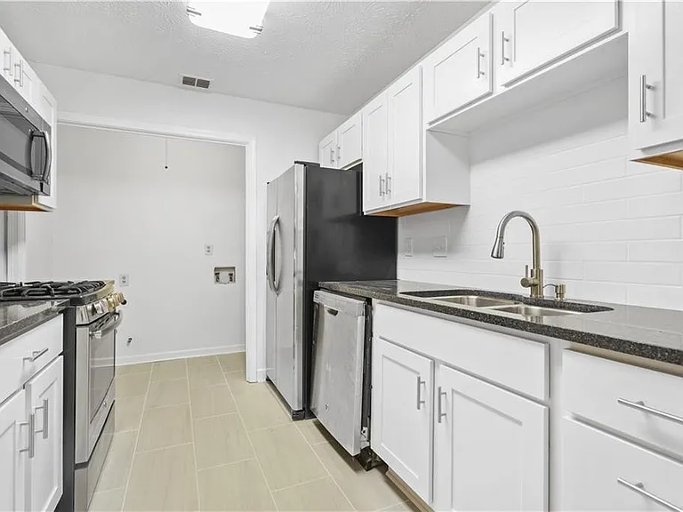 901 Gettysburg Pl — Photo 1
