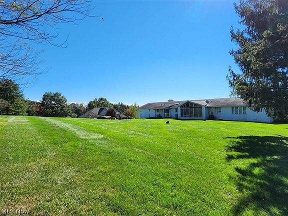 4th image of 225 Harris Hill Dr