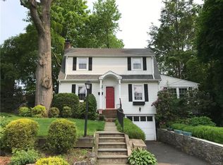 33 Argyle Rd, Rye Brook, NY 10573