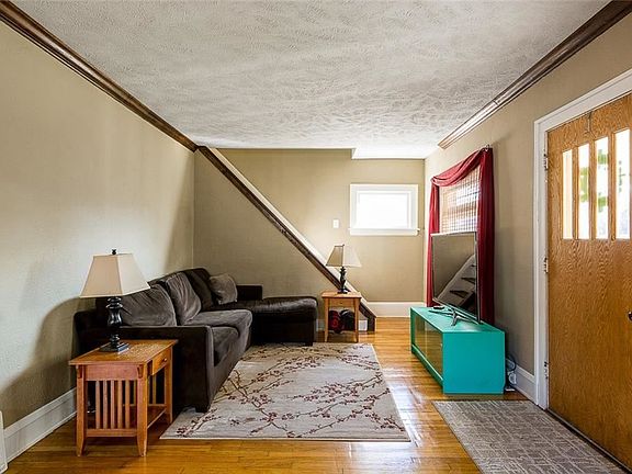 4th image of 3544 Granton Ave