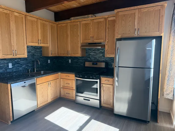 2402 Floral Hill Dr, Eugene, OR 97403