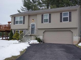 4020 Chapman Ct, Dover, PA 17315