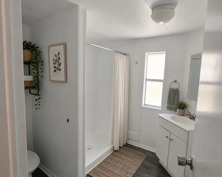 2702 NW 50th Ave — Photo 5