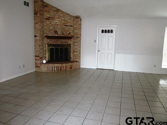 3rd image of 103 Wendy Dr