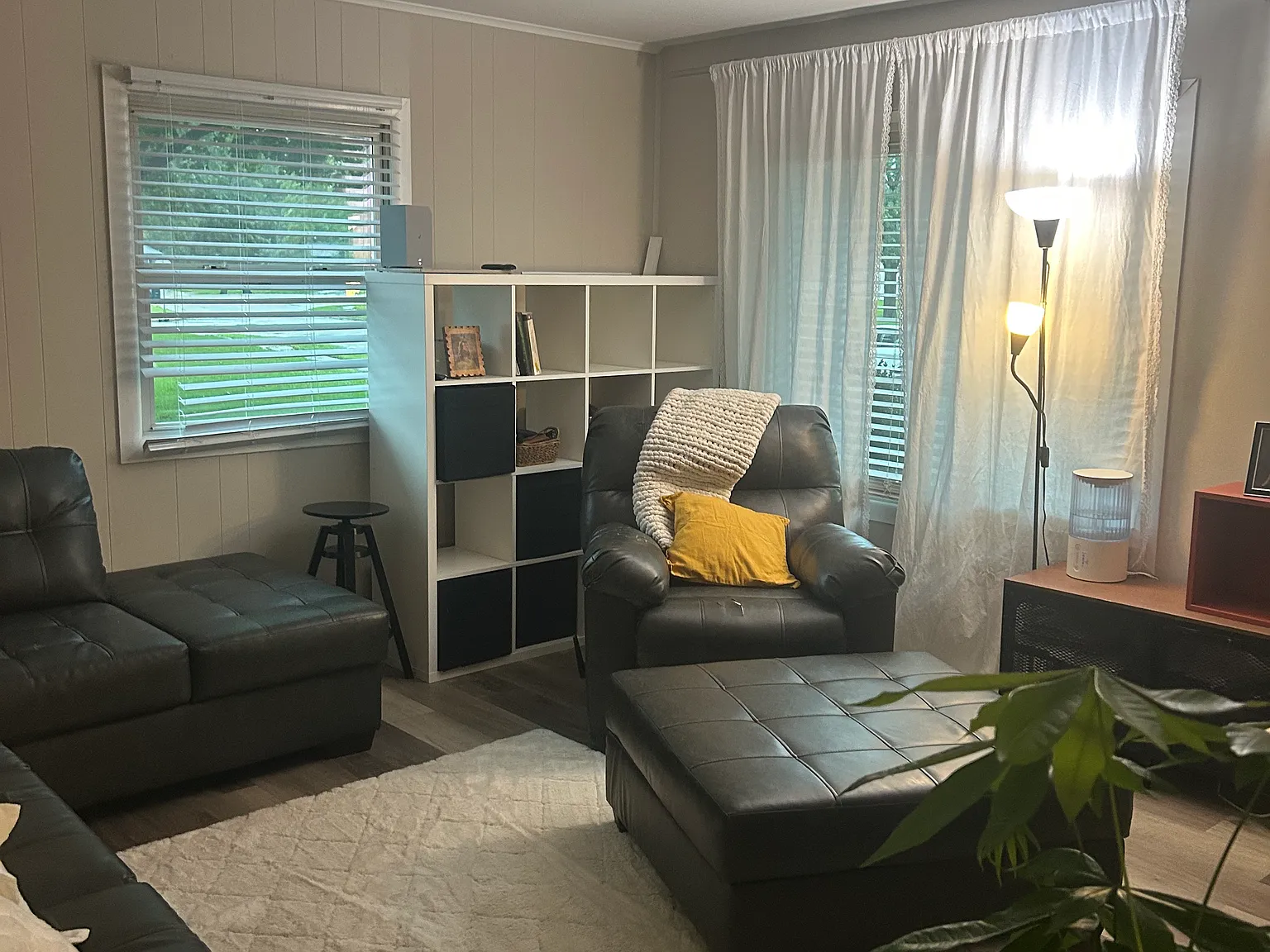 4498 Bolon Ave — Photo 4