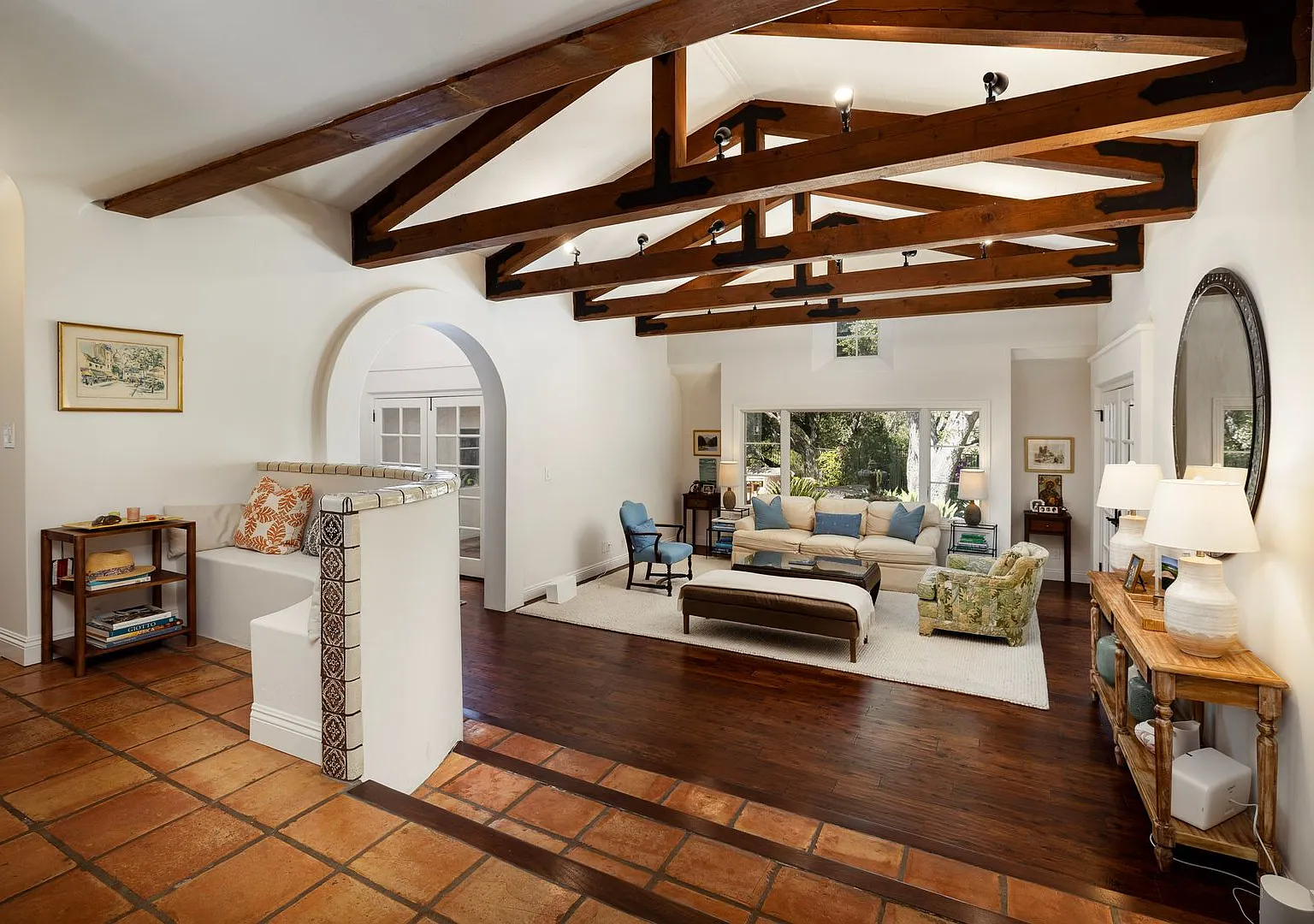 Experience the beauty and tranquility of Montecito living at "Casa Bella Monte! — Photo 4