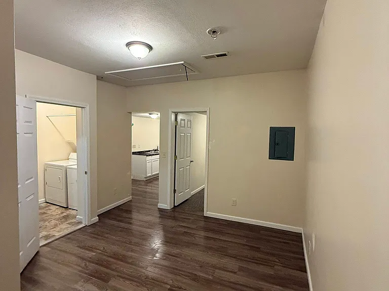 836 Vine St — Photo 9