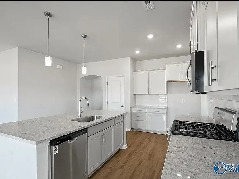 408 Tracer St — Photo 6